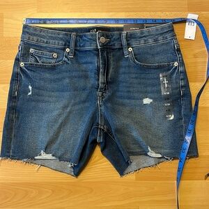 GAP denim 5” distressed shorts NWT size 6/28